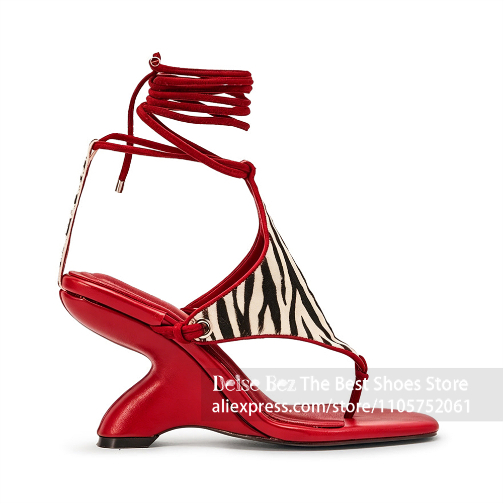 Sandal Strappy Heeled - Sandały na koturnie ze sznurowaniem, z