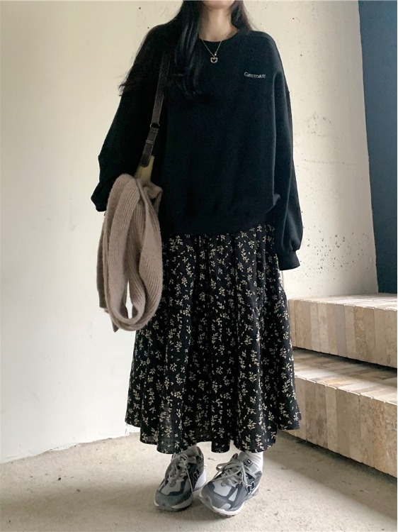 Damska spódnica midi plus size – Midi Skirt Floral recenzja i cena